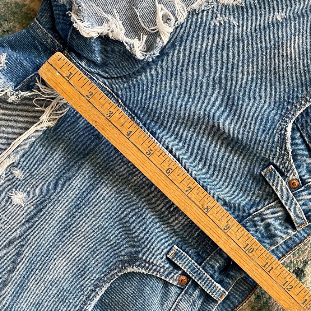 Levi’s 501 Levi Strauss Cut Off Button Fly Blue Jean Denim Shorts Distressed - Picture 14 of 14
